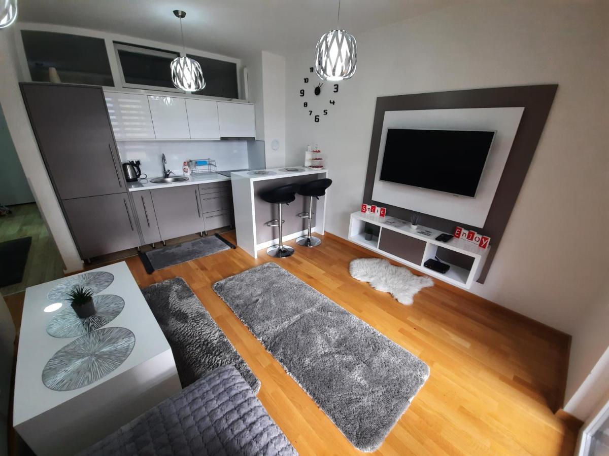 Apartman Bulevar Sarajevo - Free Parking Exterior photo